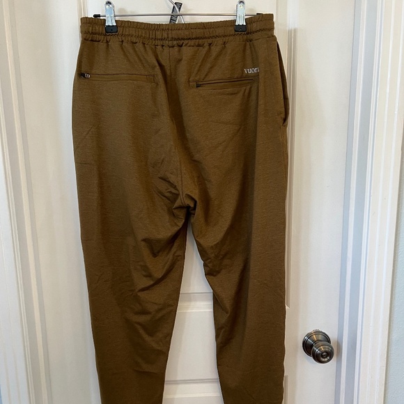 Vuori Sunday Performance Jogger - Picture 2 of 3